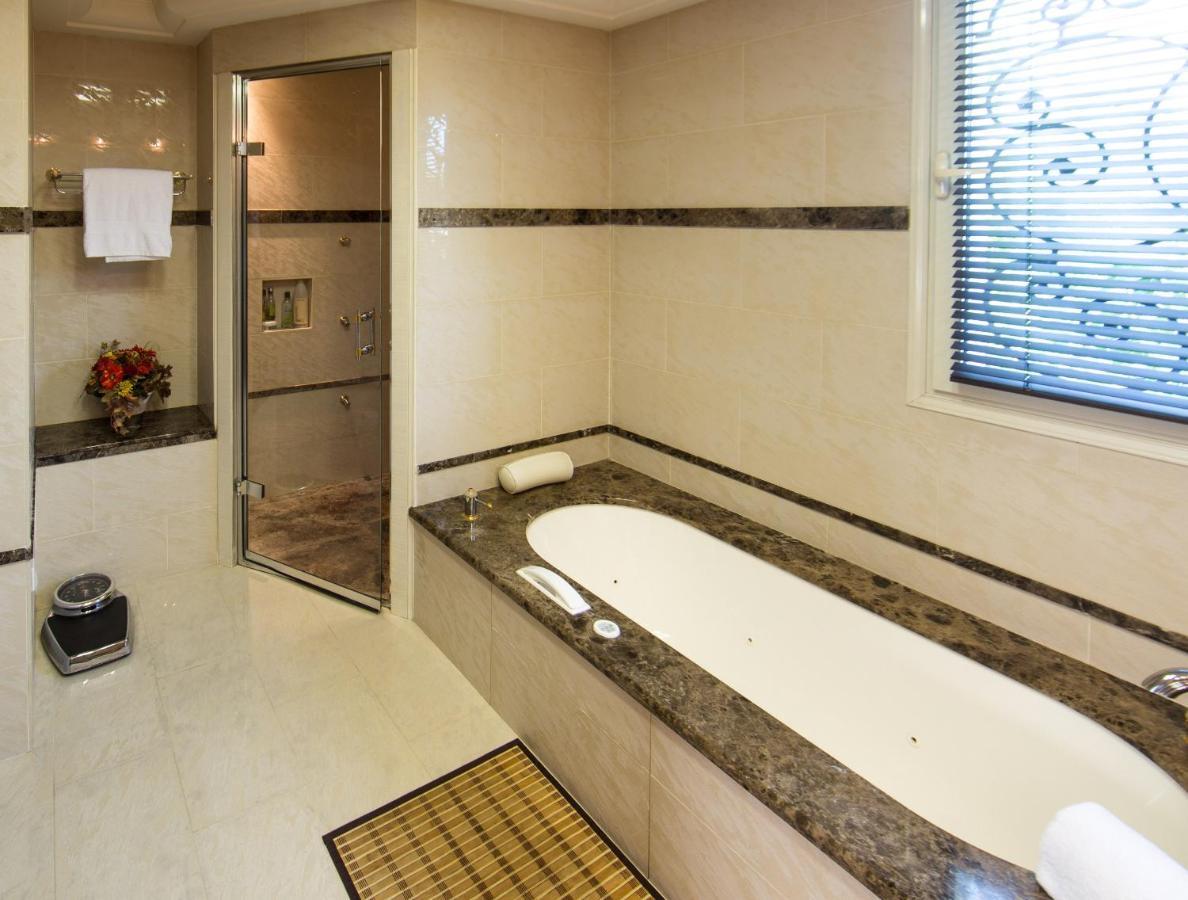 El Paradisio Splendid 5 Stars Villa Atypical In Antibes With Overflowing Swiming Pool Exterior foto
